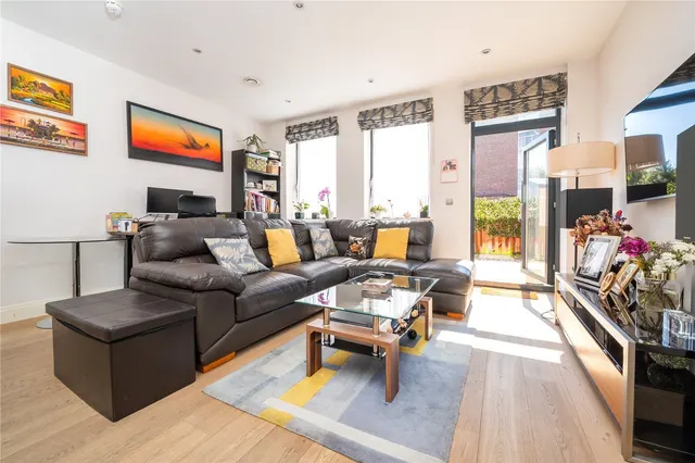 London Road, Isleworth, TW7, photo 2