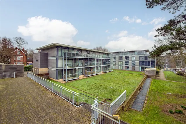 Manor Road, St. Albans, Hertfordshire, AL1 3FX, photo 1
