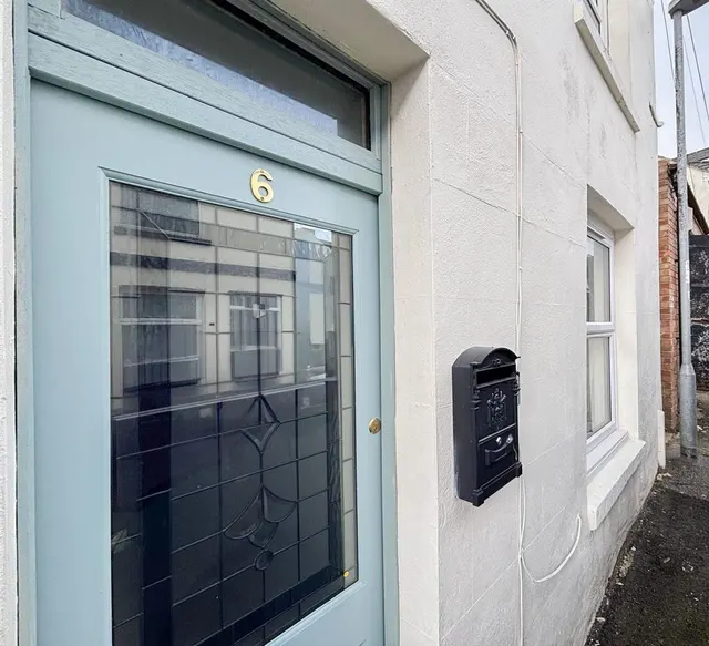 Spring Street, St. Leonards-On-Sea, East Sussex, TN37 6JF, photo 1