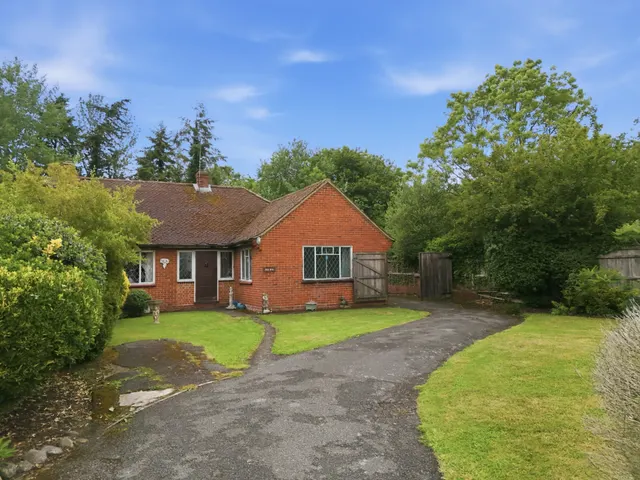North Street, Winkfield, SL4 4TF, photo 1