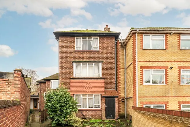 Uxbridge Road, W7, photo 1