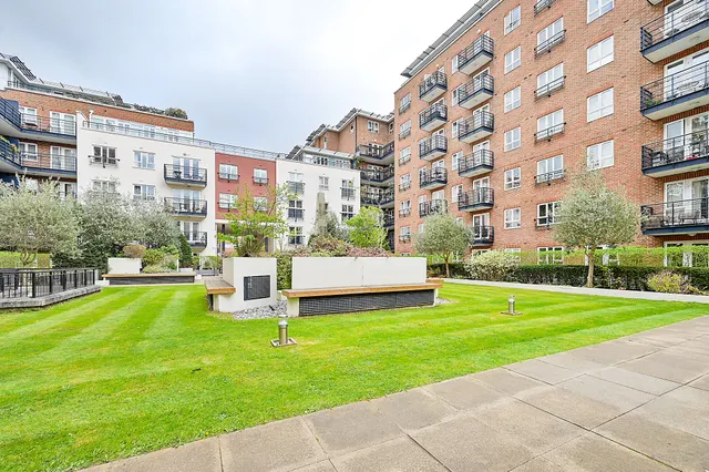 51 Bramber House, Royal Quarter, Seven Kings Way, Kingston upon Thames, photo 1