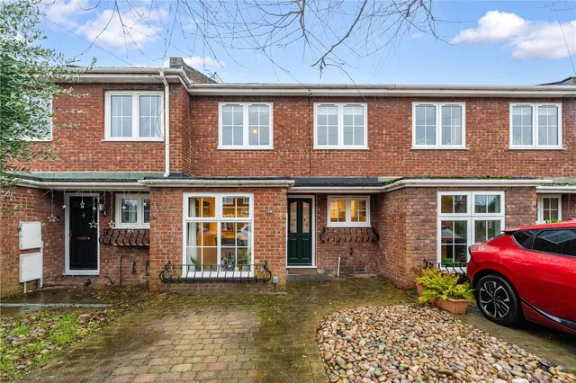 Appleby Close, Twickenham, TW2 5NA, photo 1