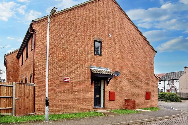 Hammet Close, Hayes, UB4, photo 1