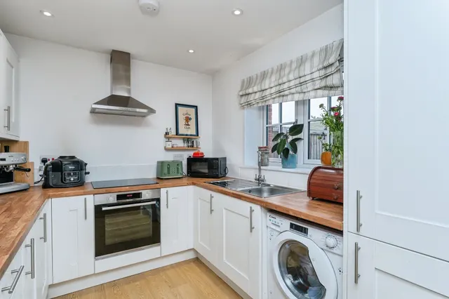 Marjory Close, Chester, CH4, photo 3