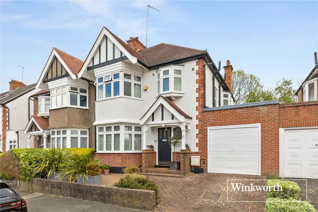 Claremont Park, Finchley, N3, photo 1
