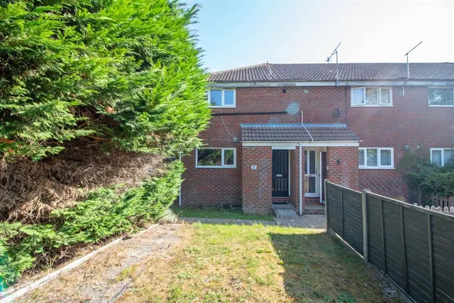 Spruce Avenue, Waterlooville, PO7 8HR, photo 1