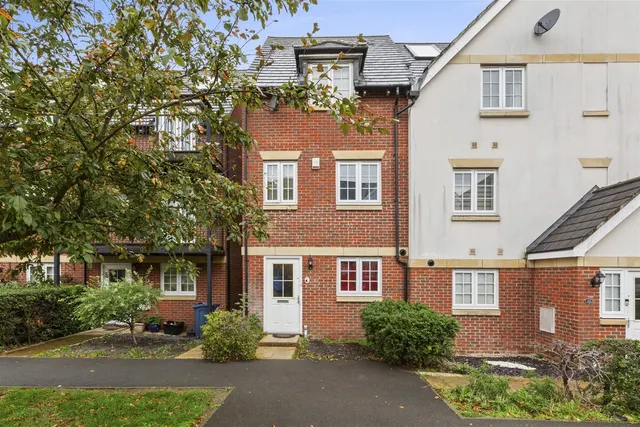 Kingshill Drive, High Wycombe, HP13, photo 1