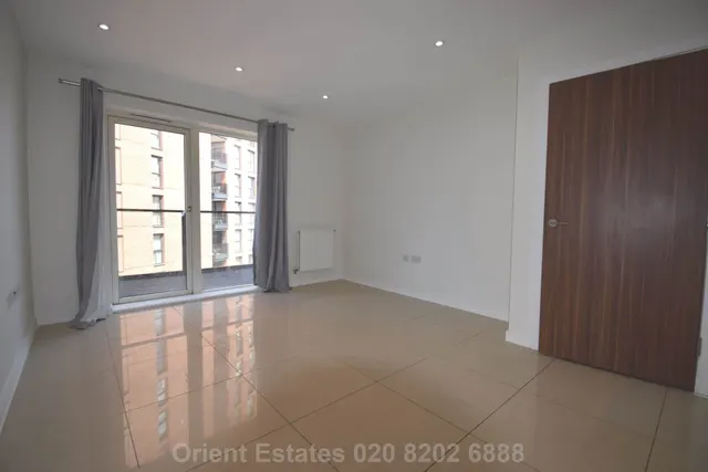 Photo 3 — Shearwater Drive, London, NW9 7AG