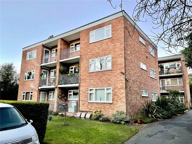 West Cliff Road, Bournemouth, Dorset, BH4, photo 1