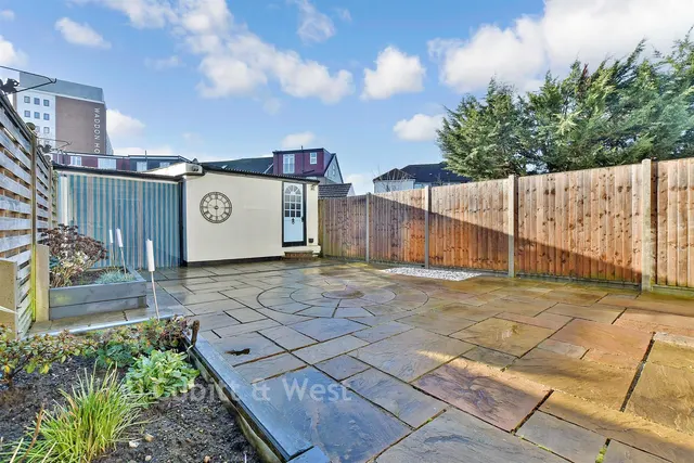 Headley Avenue, Wallington, SM6, photo 2