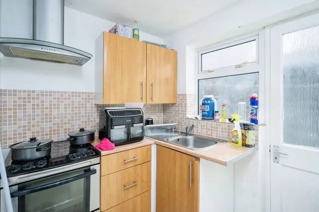 Photo 3 — Clifton Place, Greenbank, Plymouth