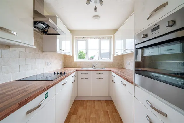 Somerford Road, Cirencester, GL7, photo 2
