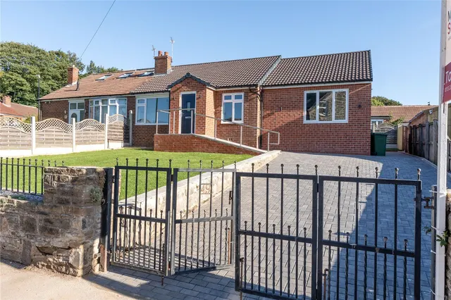 Outwood Lane, Horsforth, LS18, photo 2
