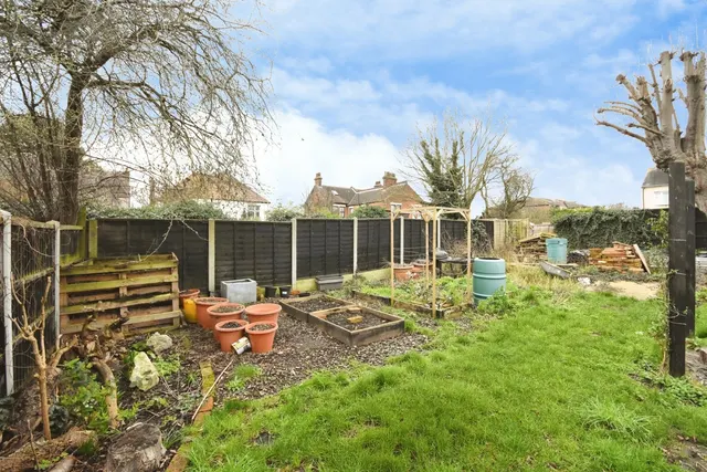 Photo 3 — Ilfracombe Avenue, Southend-on-Sea, Essex, SS1