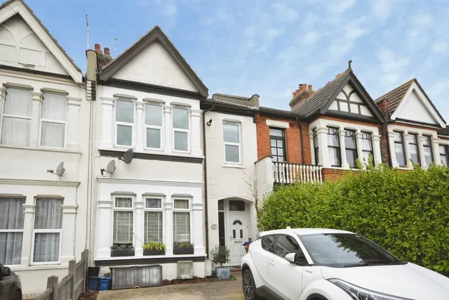 Ilfracombe Avenue, Southend-on-Sea, Essex, SS1, photo 1