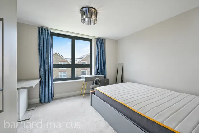 Antoinette Close, Kingston Upon Thames, KT1, photo 3