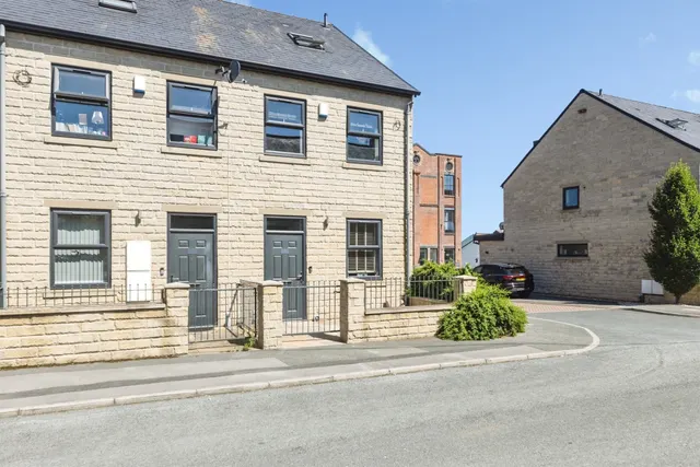 Mill Houses, Morley, Leeds, photo 1