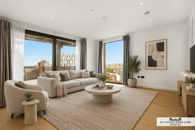 Embassy Gardens, SW11, photo 1