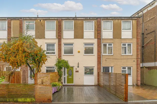 Flat 2 Croftside, 53 Sunny Bank, London, photo 1