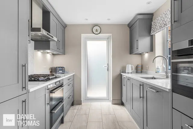 Middle Street, Nazeing, EN9, photo 3