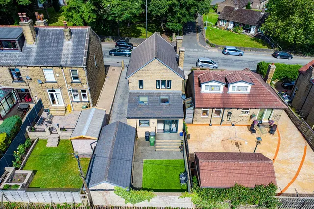 Blackmoorfoot Road, Crosland Moor, HD4, photo 2