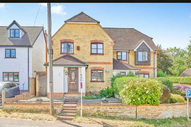 Harlow Road, Roydon, Harlow, photo 1