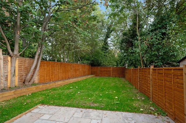 Cricklewood Lane, Willesden Green, NW2, photo 3