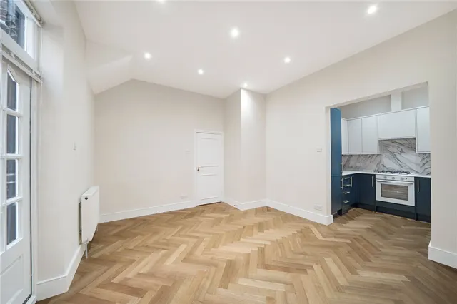 Cricklewood Lane, Willesden Green, NW2, photo 2