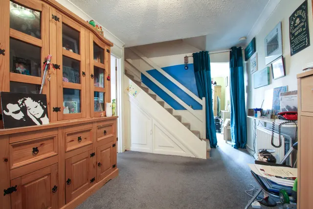Photo 3 — Bennett Close, Welling