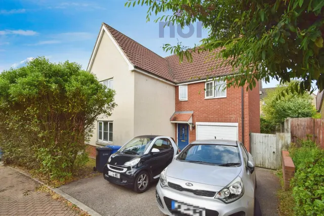 The Swale, Three Score, NR5, photo 1