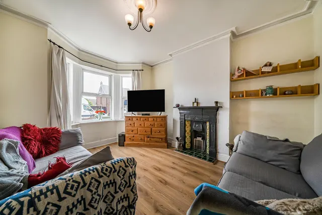 Salcombe Road, Ashford, TW15, photo 2