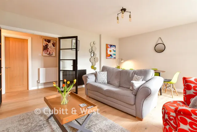 Prince Regents Close, Brighton, BN2, photo 1