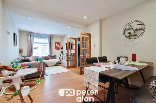 Guest Cottages Merthyr Tydfil, CF48, photo 3