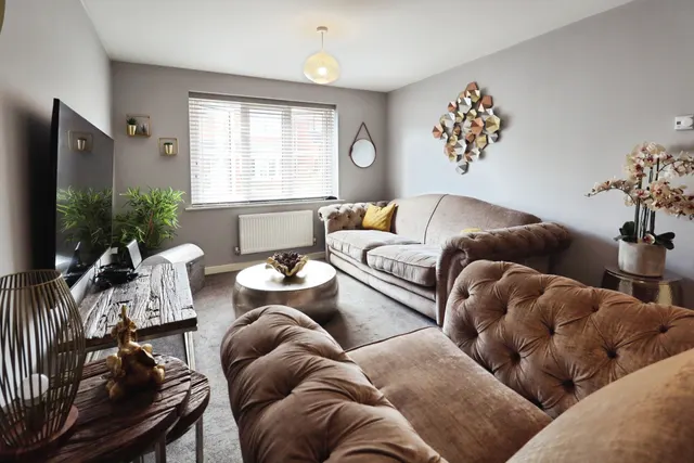 Picca Close, Cardiff, CF5, photo 2
