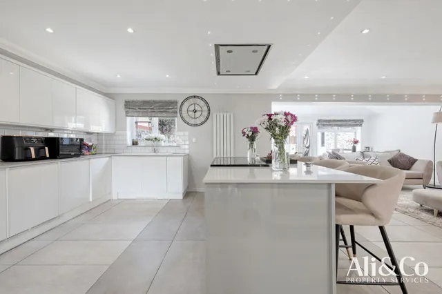 Conrad Close, Grays, Essex, RM16 2TW, photo 1