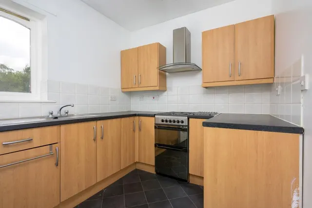 Photo 3 — Longdales Place, Falkirk, FK2 7HN