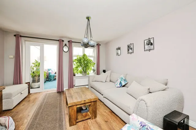 Sharnbrook Avenue, Peterborough, PE7, photo 3