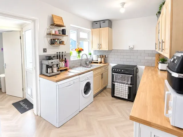 Photo 3 — Priory Place, Faversham, Kent, ME13