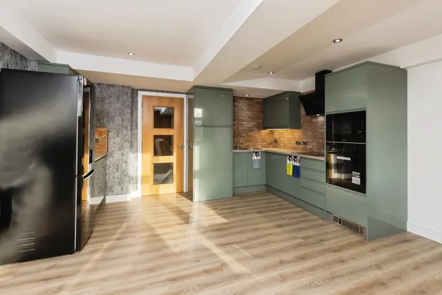 Sunbridge Road, Bradford, BD1, photo 1