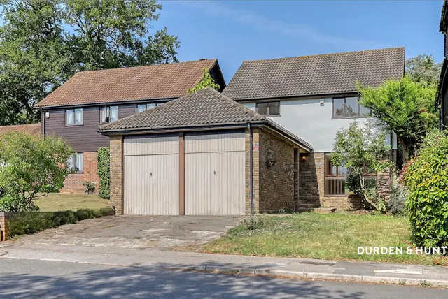 Kynance Close, Romford, RM3, photo 1