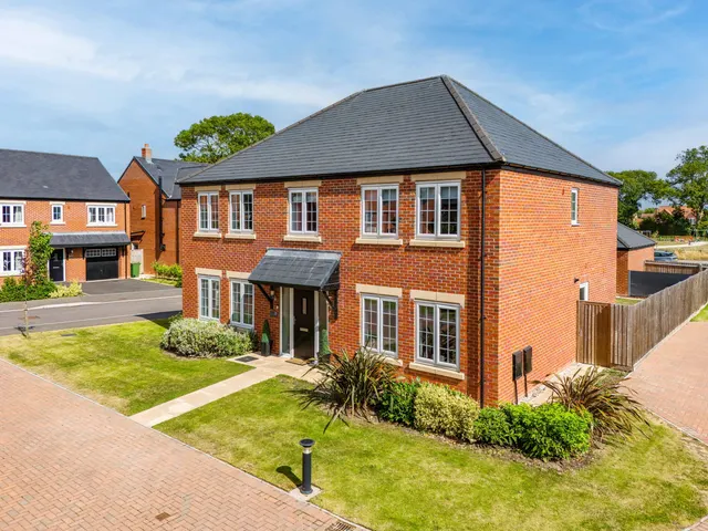 Strawberry Fields, Sutton-On-Trent, NG23, photo 1