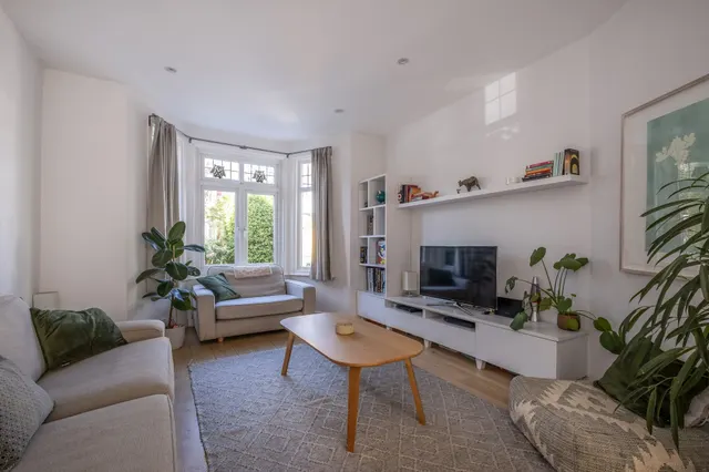 Photo 3 — Cresswell Road, Twickenham, TW1