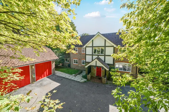 Bath Road, Marlborough, SN8, photo 1