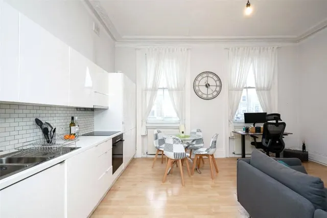 Photo 3 — Finborough Road, Earls Court, London, SW10 9DU