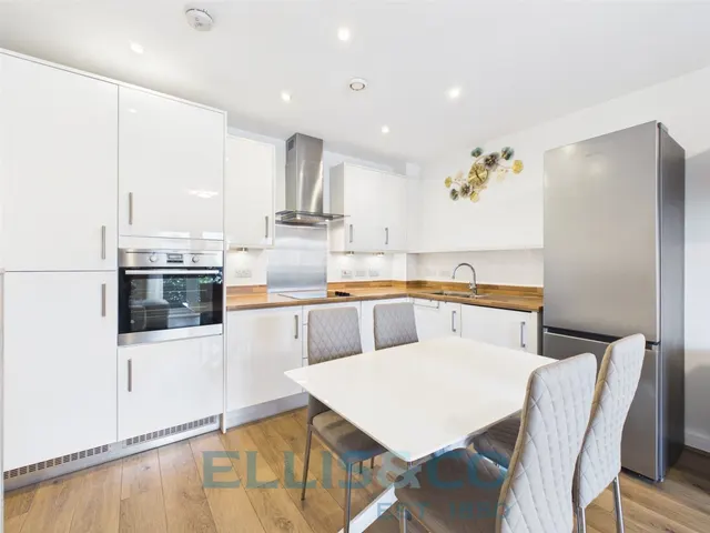 Sovereign Way, Tonbridge, TN9, photo 2