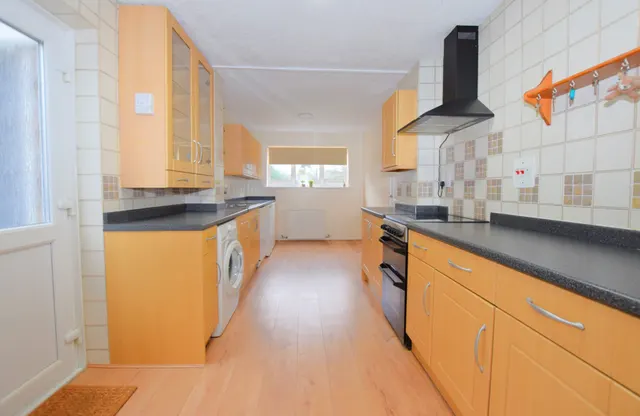 Holliers Close, Thame, OX9, photo 3