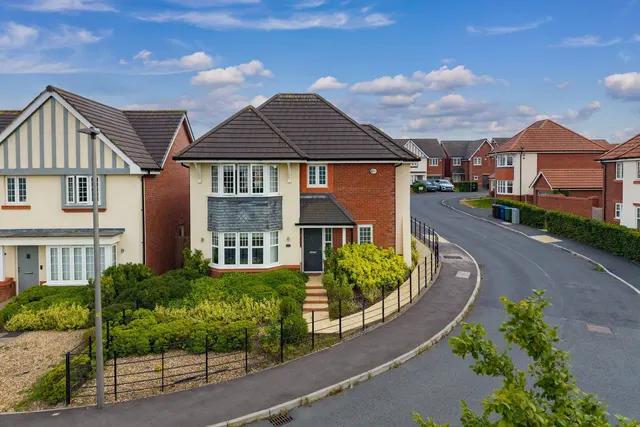 Norton Road, Mosley Common, M28, photo 1