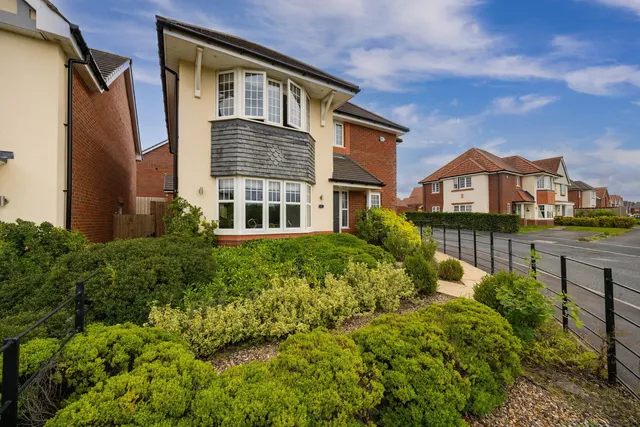 Norton Road, Mosley Common, M28, photo 2