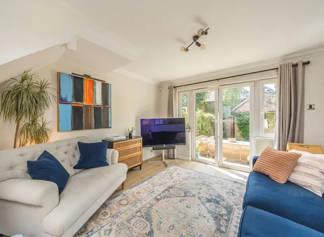 Photo 2 — Fawcett Close, Streatham, SW16
